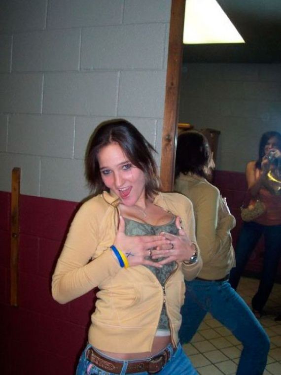 Drunk Girls Love Bathrooms